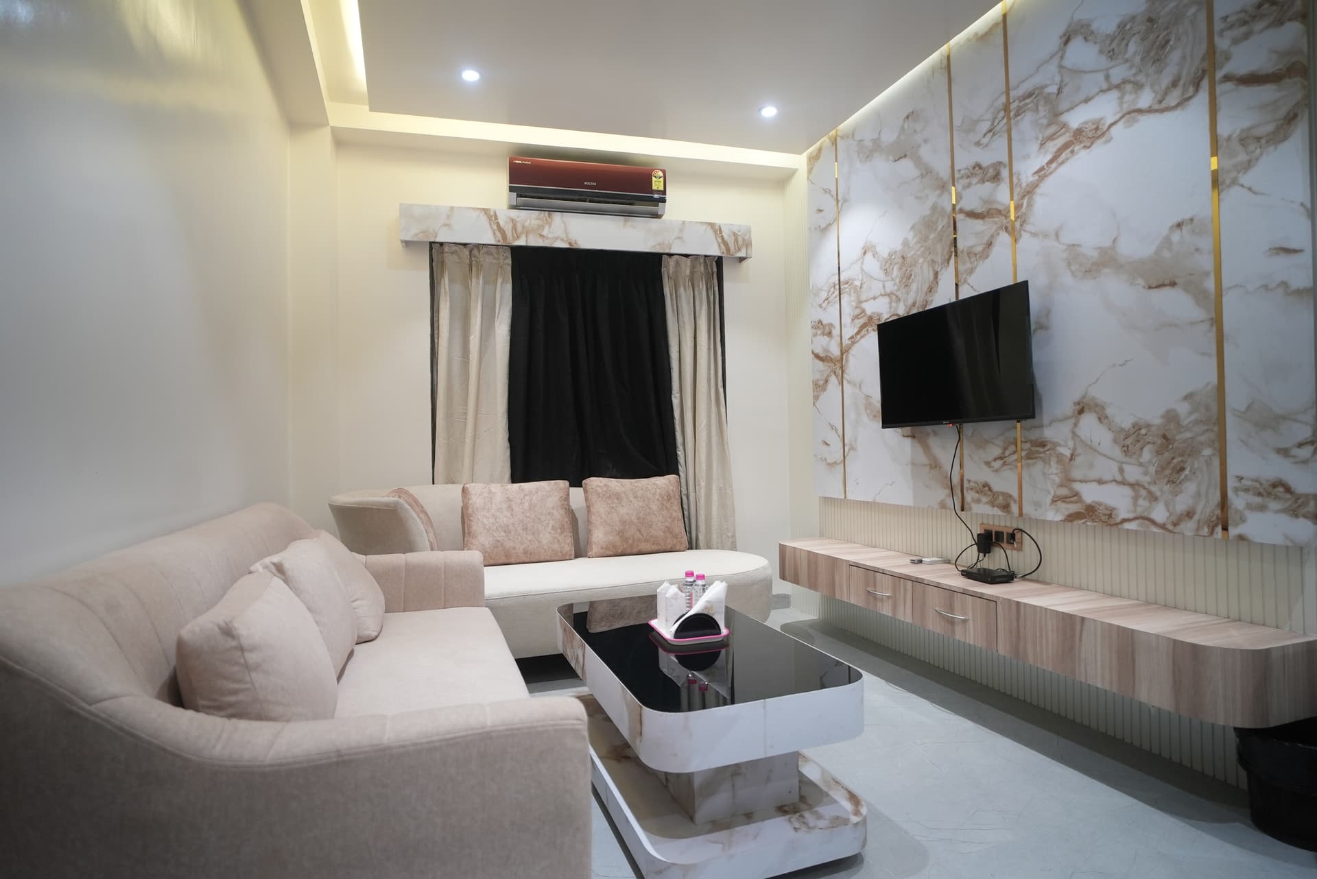 Luxury Suite Lounge
